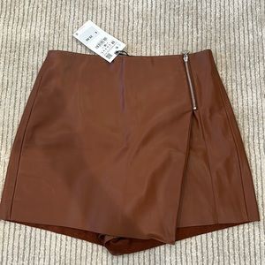 Zara leather skort, size M NWT